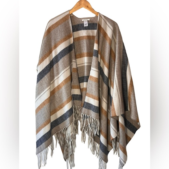 Maurice’s Wrap Shawl - Fringe detail - One Size - Picture 1 of 5